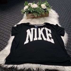 Black and White“Nike”shirt (M)
